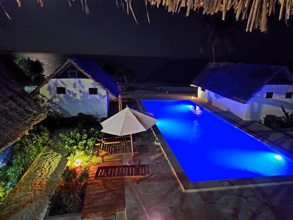 Almas Beach Boutique Hotel Makunduchi Bagian luar foto