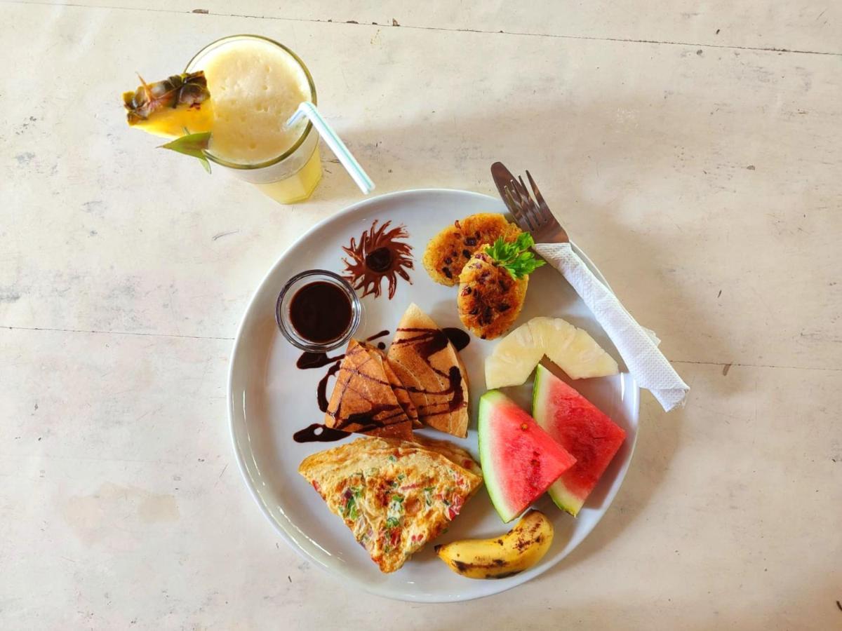 Almas Beach Boutique Hotel Makunduchi Bagian luar foto