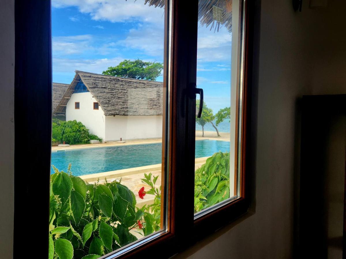 Almas Beach Boutique Hotel Makunduchi Bagian luar foto
