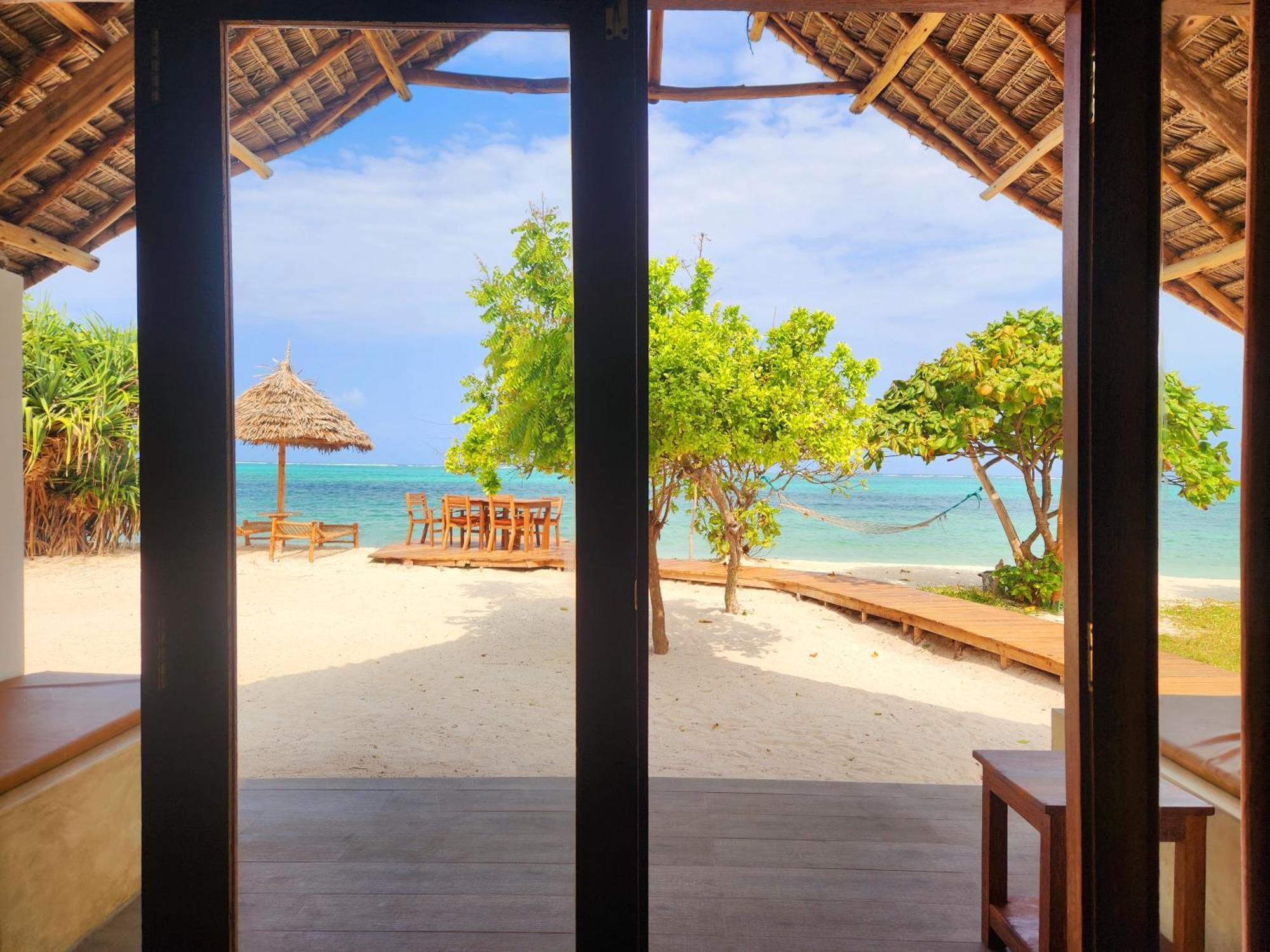 Almas Beach Boutique Hotel Makunduchi Bagian luar foto