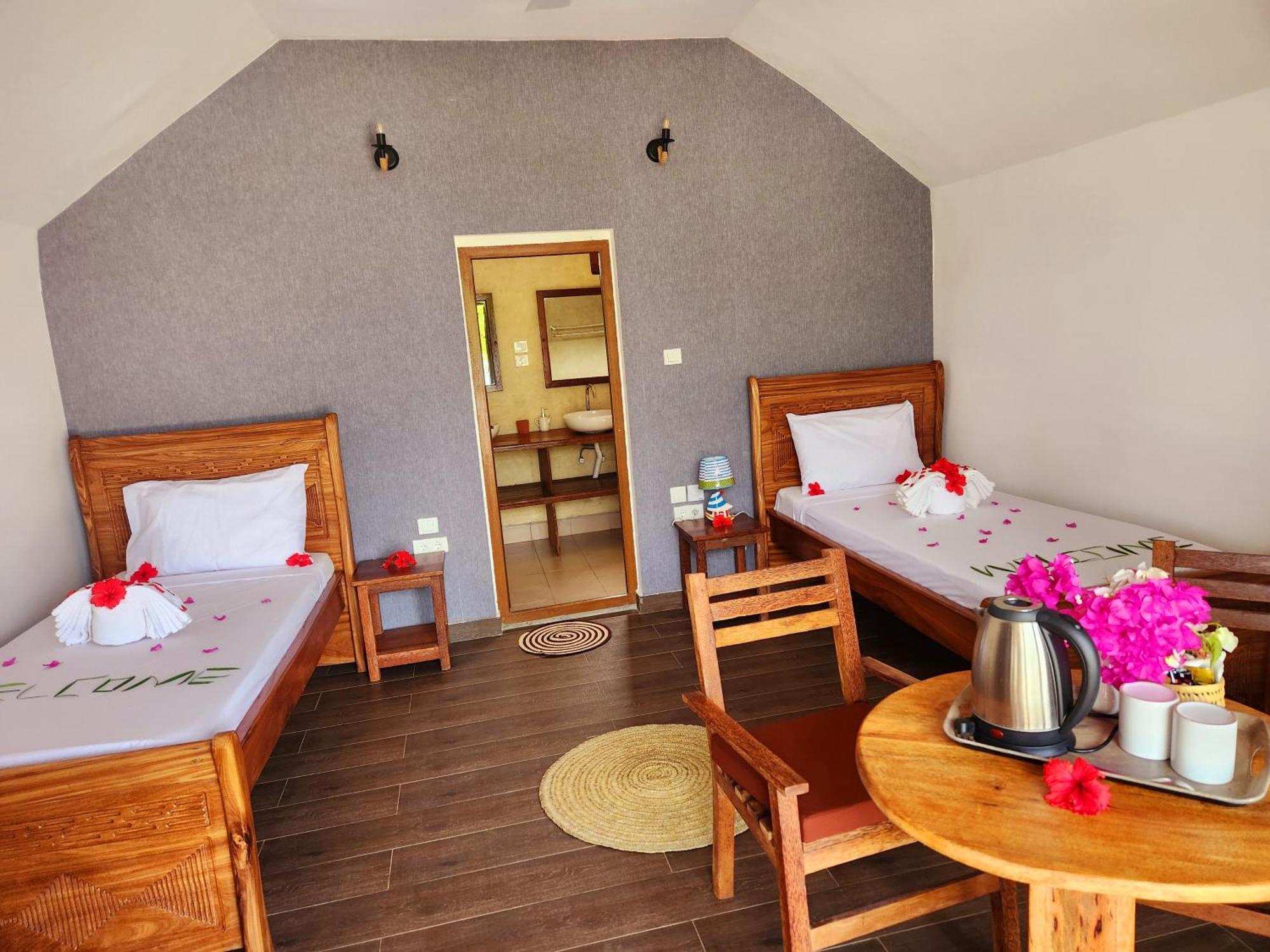 Almas Beach Boutique Hotel Makunduchi Bagian luar foto