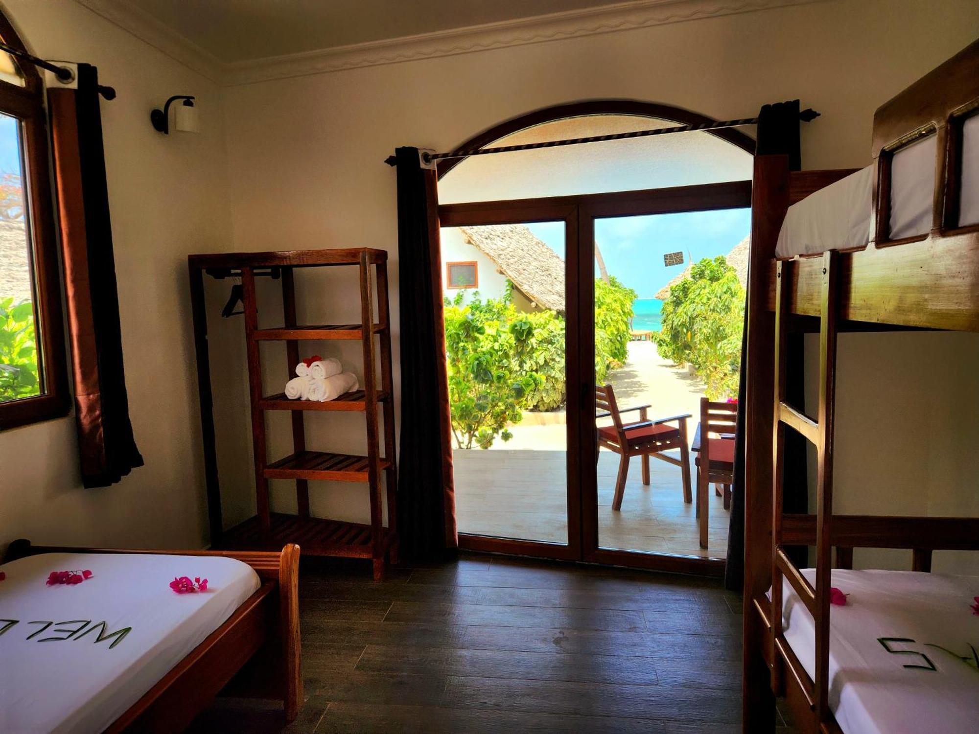 Almas Beach Boutique Hotel Makunduchi Bagian luar foto