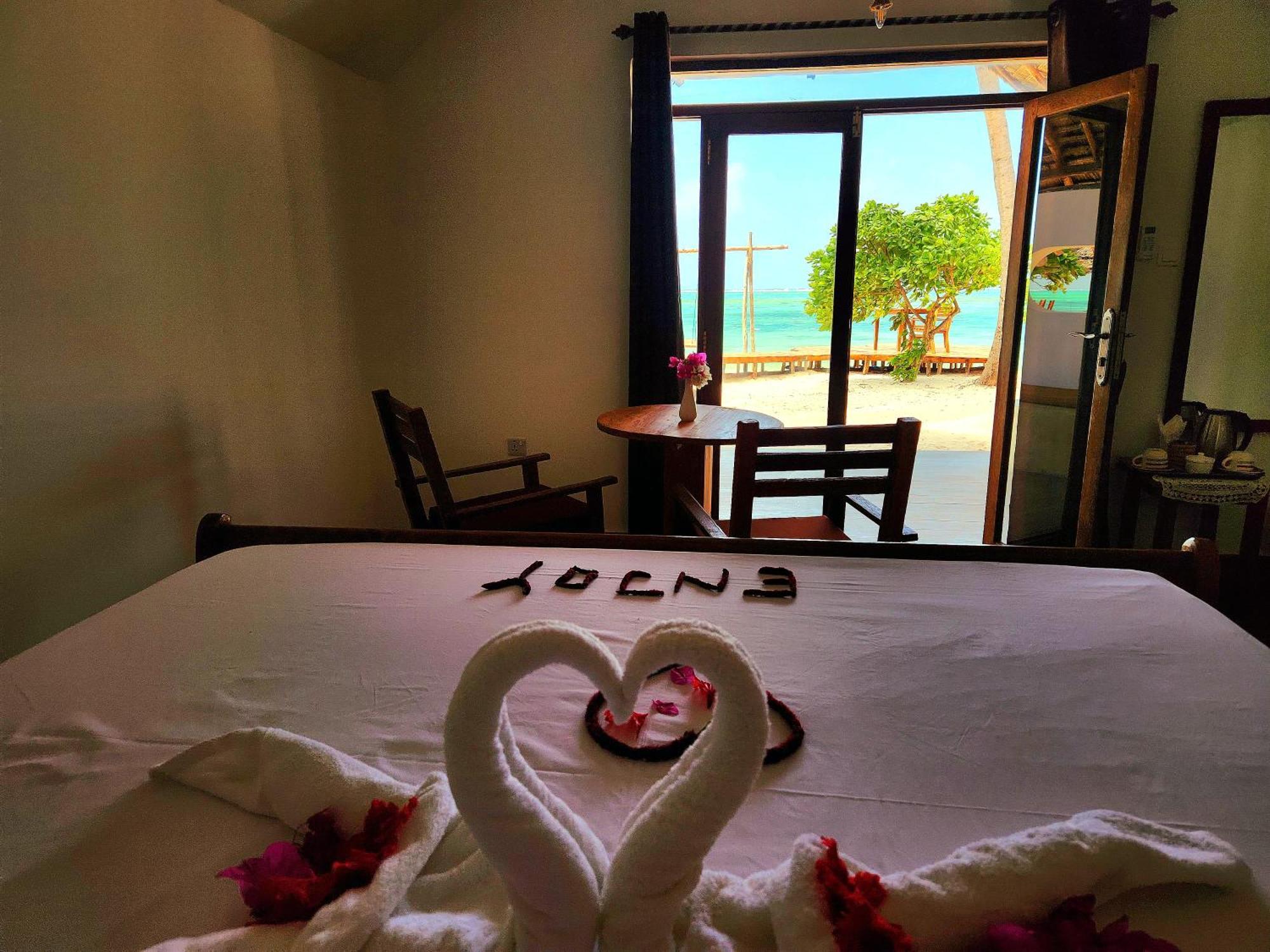 Almas Beach Boutique Hotel Makunduchi Bagian luar foto