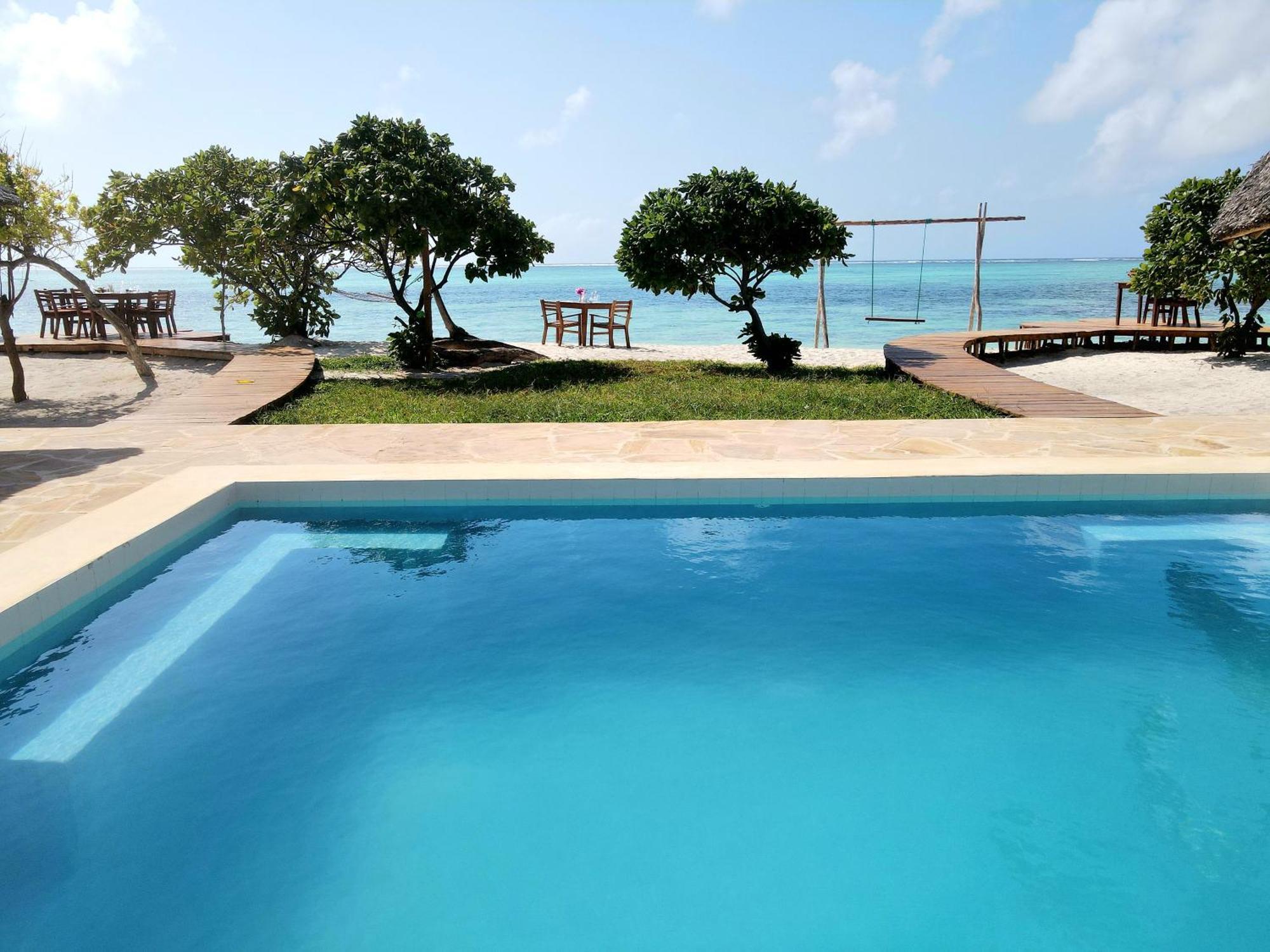 Almas Beach Boutique Hotel Makunduchi Bagian luar foto
