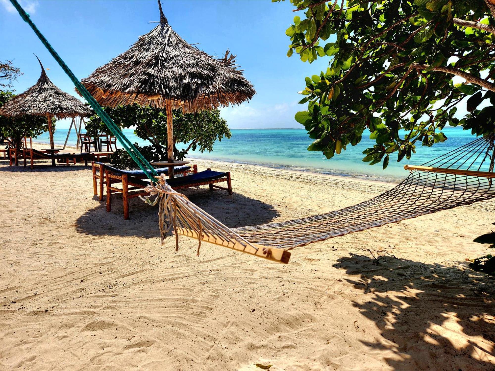 Almas Beach Boutique Hotel Makunduchi Bagian luar foto