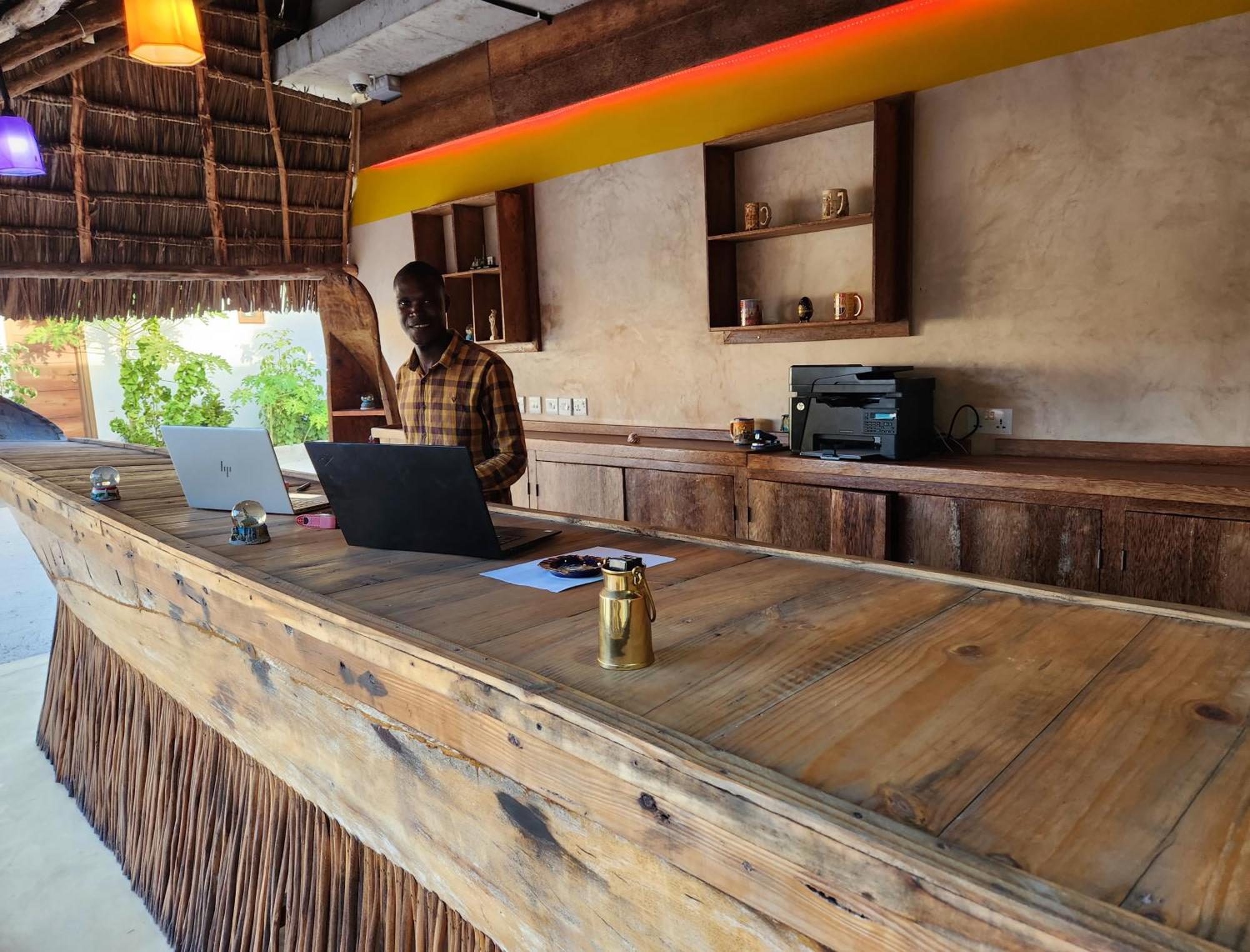Almas Beach Boutique Hotel Makunduchi Bagian luar foto